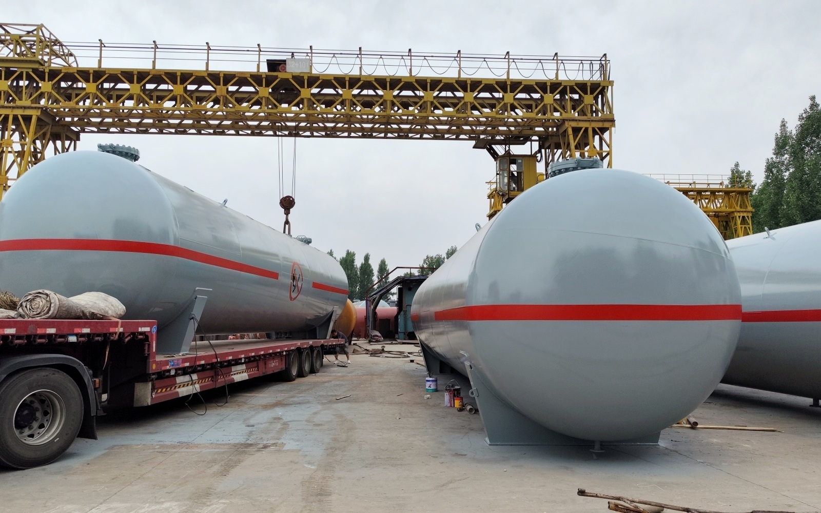 儲罐容器_壓力容器_低溫儲罐_菏澤花王壓力容器